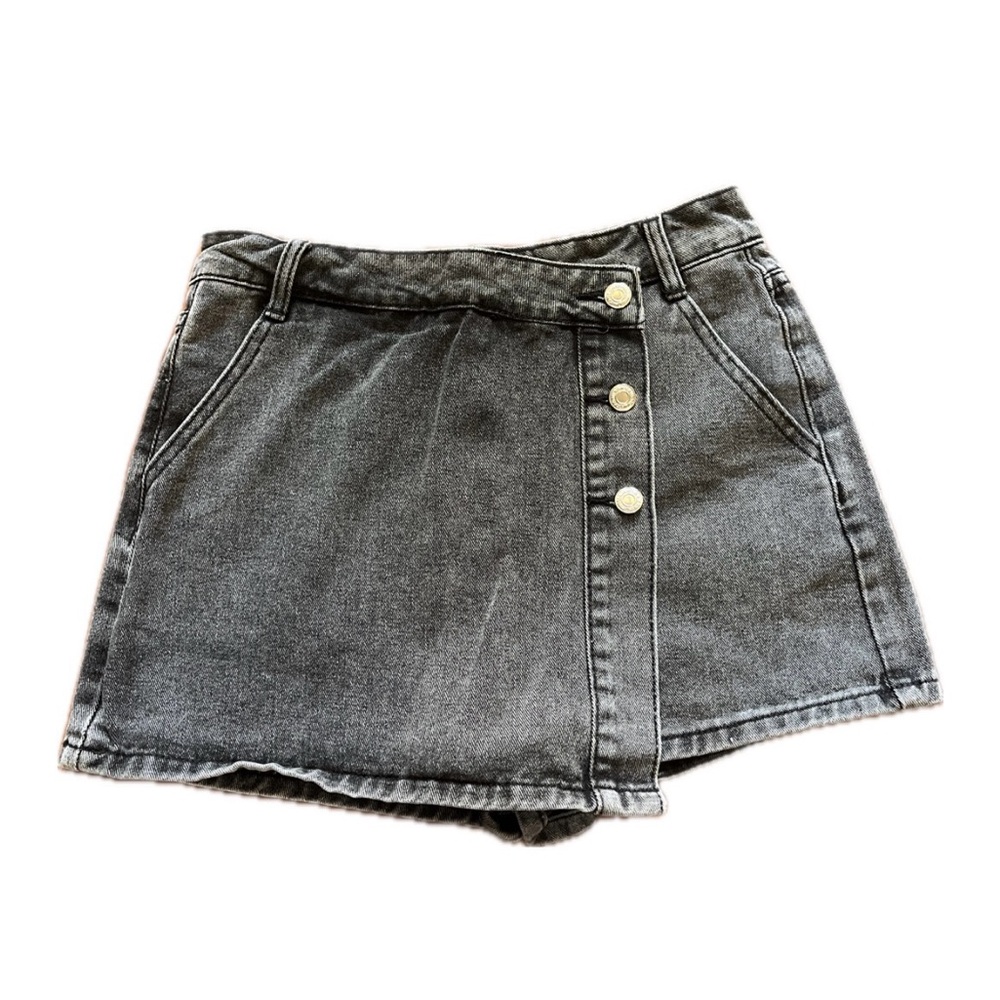 Stylish Black Denim Skort